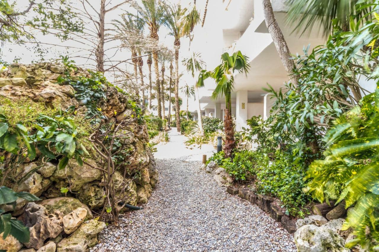 Holidays Royal Marine Roses Exterior photo